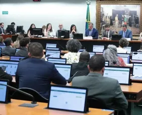 Imagem ilustrativa da imagem Deputados votam redução da maioridade penal em comissão