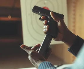 Imagem ilustrativa da imagem Dez armas são apreendidas por dia pela polícia no ES
