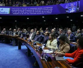 Imagem ilustrativa da imagem Empresários atacam PEC 6x1 no Senado; sindicatos e governo defendem