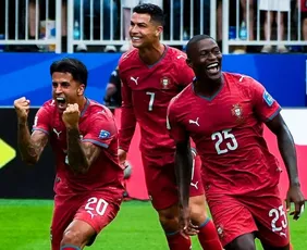 Imagem ilustrativa da imagem Espanha e Áustria; Portugal e Croácia; Suíça e Argélia jogam nesta quinta