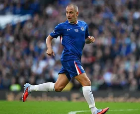 Imagem ilustrativa da imagem Ex-Chelsea, Joe Cole provoca Messi antes da semifinal contra Argentina