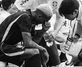 Imagem ilustrativa da imagem Exame aponta lesão e Wesley é cortado da Copa do Mundo