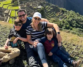 Imagem ilustrativa da imagem Família vive aventura de 16 mil km dentro de carro pela América do Sul
