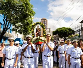 Imagem ilustrativa da imagem Festa de São Pedro reúne 50 mil em Vitória e celebra classificação do Brasil