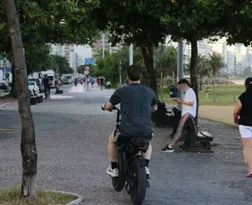 Imagem ilustrativa da imagem Flagrantes de irregularidades com bikes elétricas em Vila Velha