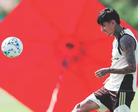 Imagem ilustrativa da imagem Flamengo pega River Plate com transmissão da TV Tribuna/Band