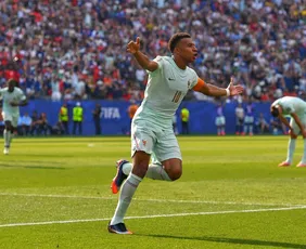 Imagem ilustrativa da imagem França vence Marrocos e vai à semifinal da Copa graças a Mbappé e Dembelé