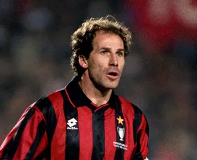 Imagem ilustrativa da imagem Franco Baresi, ídolo do Milan e da Itália, morre aos 66 anos