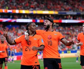 Imagem ilustrativa da imagem Holanda goleia a Suécia e quebra recorde histórico do Brasil em Copas do Mundo
