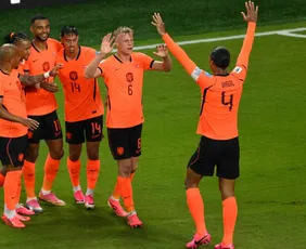 Imagem ilustrativa da imagem Holanda supera Tunísia, foge do Brasil e pega Marrocos no mata-mata