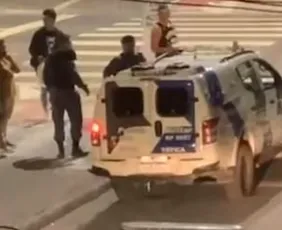 Imagem ilustrativa da imagem Homem é preso suspeito de tentar matar comerciante e agredir militares na Serra