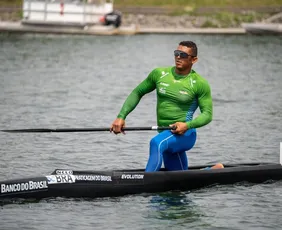Imagem ilustrativa da imagem Isaquias Queiroz é ouro no C1 1000 m no Pan-Americano de canoagem