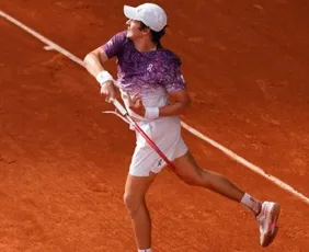 Imagem ilustrativa da imagem João Fonseca chega às quartas e iguala campanha de Thomaz Koch em Roland Garros