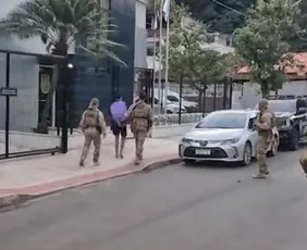 Imagem ilustrativa da imagem Jovem é preso após descumprir medida protetiva e ameaçar ex de morte em Cariacica