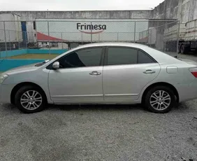 Imagem ilustrativa da imagem Leilão da Receita Federal tem carro por R$ 10 mil, eletrodomésticos e joias