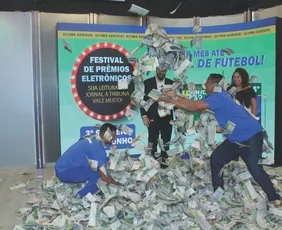 Imagem ilustrativa da imagem Leitor de Vila Velha leva a smart TV novinha do Festival de Prêmios Eletrônicos