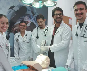 Imagem ilustrativa da imagem Mais de 700 vagas em cursos de Medicina no ES. Saiba como se inscrever