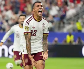 Imagem ilustrativa da imagem Melhor da semi, Pedro Porro destaca jogo perfeito da Espanha