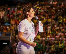 Imagem ilustrativa da imagem Michelle Bolsonaro convoca apoiadores a fiscalizarem transparência das eleições