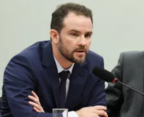 Imagem ilustrativa da imagem Ministro da Fazenda chama Milei de palhaço e rebate críticas sobre economia do país