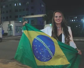 Imagem ilustrativa da imagem Moradores de condomínio no ES multados por colocar bandeira do Brasil na janela