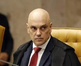 Imagem ilustrativa da imagem Moraes suspende visitas de Flávio a Bolsonaro na prisão domiciliar