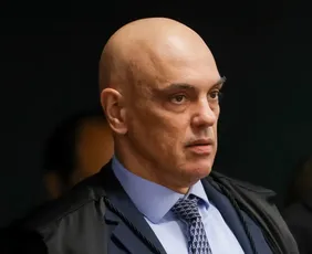 Imagem ilustrativa da imagem Moraes volta a pedir que PGR se manifeste sobre arma de Bolsonaro