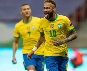 Imagem ilustrativa da imagem Neymar fará exame para voltar a campo semana que vem, diz Ancelotti