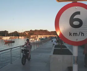 Imagem ilustrativa da imagem Nova orla  tem limite de 6 km/h para bike elétrica