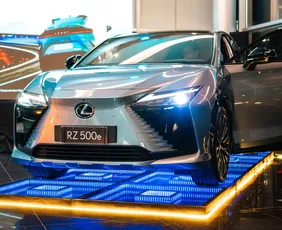 Imagem ilustrativa da imagem Novos elétricos Lexus RZ 500e e BYD Sealion 7 chegam ao mercado capixaba