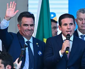 Imagem ilustrativa da imagem PF diz que Vorcaro bancou despesas de viagem de Ciro Nogueira e Hugo Motta