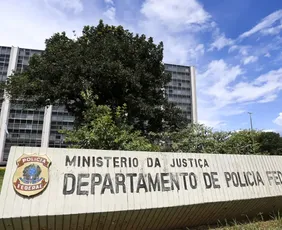 Imagem ilustrativa da imagem PF mira empresário suspeito de intimidar jornalistas no caso Master