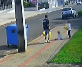 Imagem ilustrativa da imagem Pai que chutou filha de 3 anos no PR é suspeito de ter agredido o enteado de 5 anos