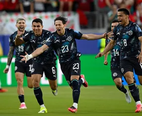 Imagem ilustrativa da imagem Paraguai vence, elimina Turquia e classifica EUA em 1º para segunda fase da Copa