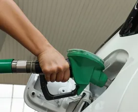 Imagem ilustrativa da imagem Petrobras aumenta preço da gasolina a partir desta sexta-feira