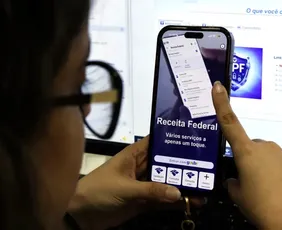 Imagem ilustrativa da imagem Receita paga nesta sexta-feira terceiro lote de restituição do IR 2026