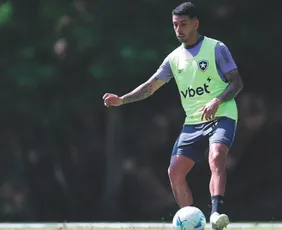 Imagem ilustrativa da imagem Santi cobra nova postura do Botafogo após empate