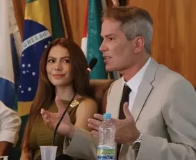 Imagem ilustrativa da imagem Sarah Poncio se pronuncia após prisão do pai e defende inocência do pastor