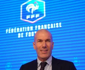 Imagem ilustrativa da imagem Seleção francesa oficializa nome de Zidane como novo técnico