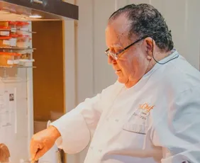 Imagem ilustrativa da imagem Sonho do chef Juarez Campos era ser cientista