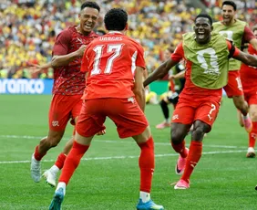 Imagem ilustrativa da imagem Suíça vence Colômbia nos pênaltis e encara Argentina nas quartas