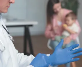 Imagem ilustrativa da imagem Superbactérias avançam entre crianças e preocupam especialistas