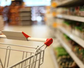 Imagem ilustrativa da imagem Supermercados e shoppings do ES vão fechar mais cedo nos dias de jogos do Brasil