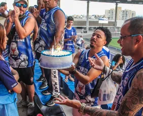 Imagem ilustrativa da imagem Torcedora mirim alvianil comemora aniversário com vitória no clássico