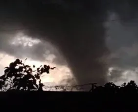 Imagem ilustrativa da imagem Tornado atinge três cidades do RS e deixa feridos e danos materiais