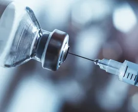 Imagem ilustrativa da imagem Últimas vagas para idosos testarem nova vacina da gripe em Vitória