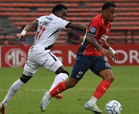 Imagem ilustrativa da imagem Vasco empata no fim contra o Independiente Medellín e define vaga na Sul-Americana