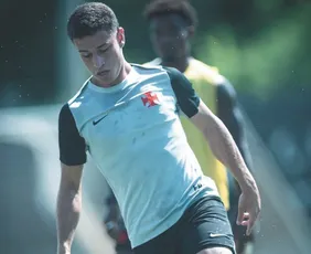 Imagem ilustrativa da imagem Vasco: promessa na base, atacante de 19 anos se recupera de lesão e reforça elenco