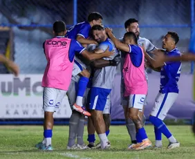 Imagem ilustrativa da imagem Vitória supera trauma e vai à final da Copa ES