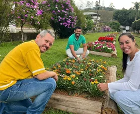 Imagem ilustrativa da imagem Vizinhos plantam mais de 15 mil flores em Marechal Floriano